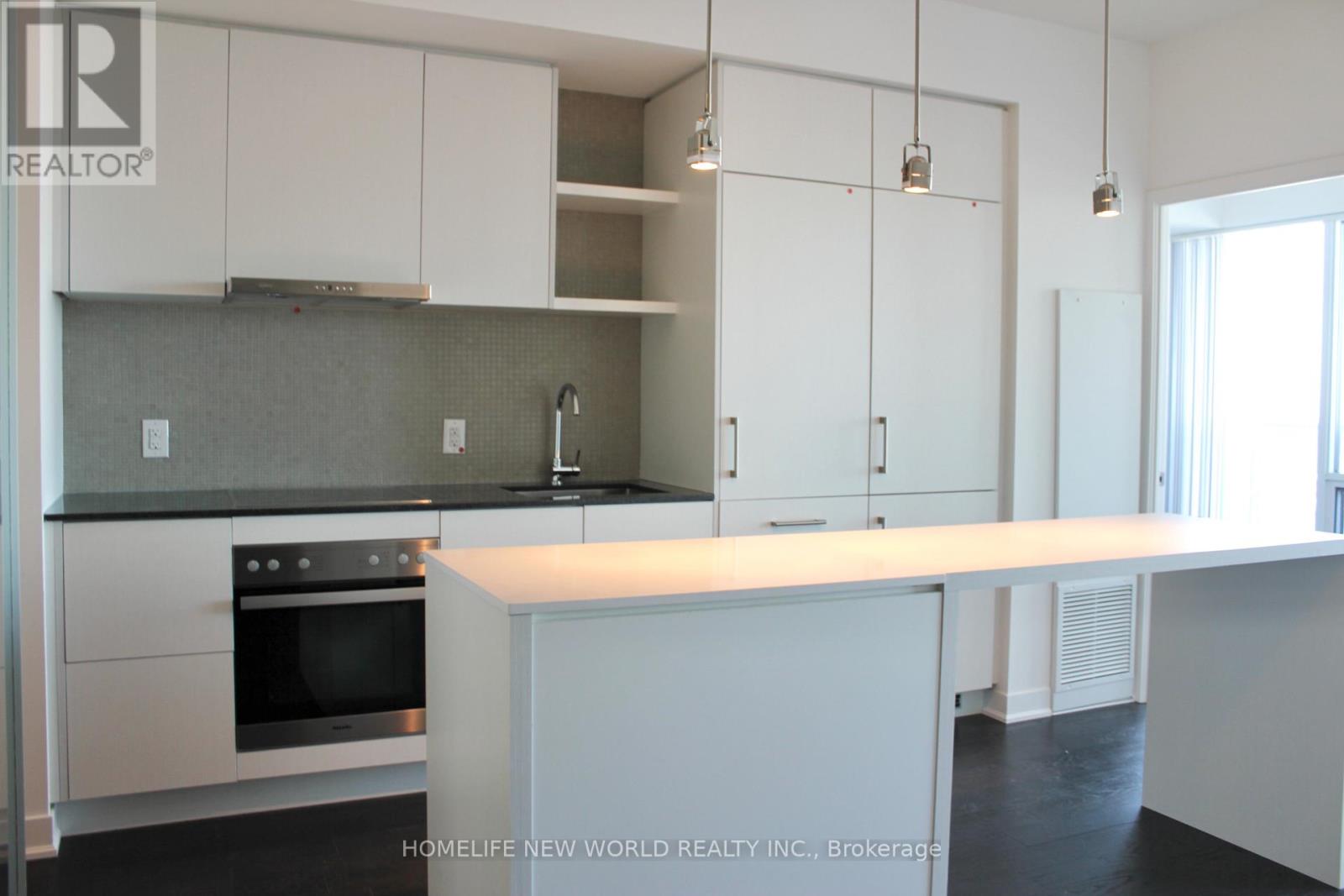 6806 - 88 Harbour Street, Toronto, Ontario  M5J 0C3 - Photo 11 - C13647564