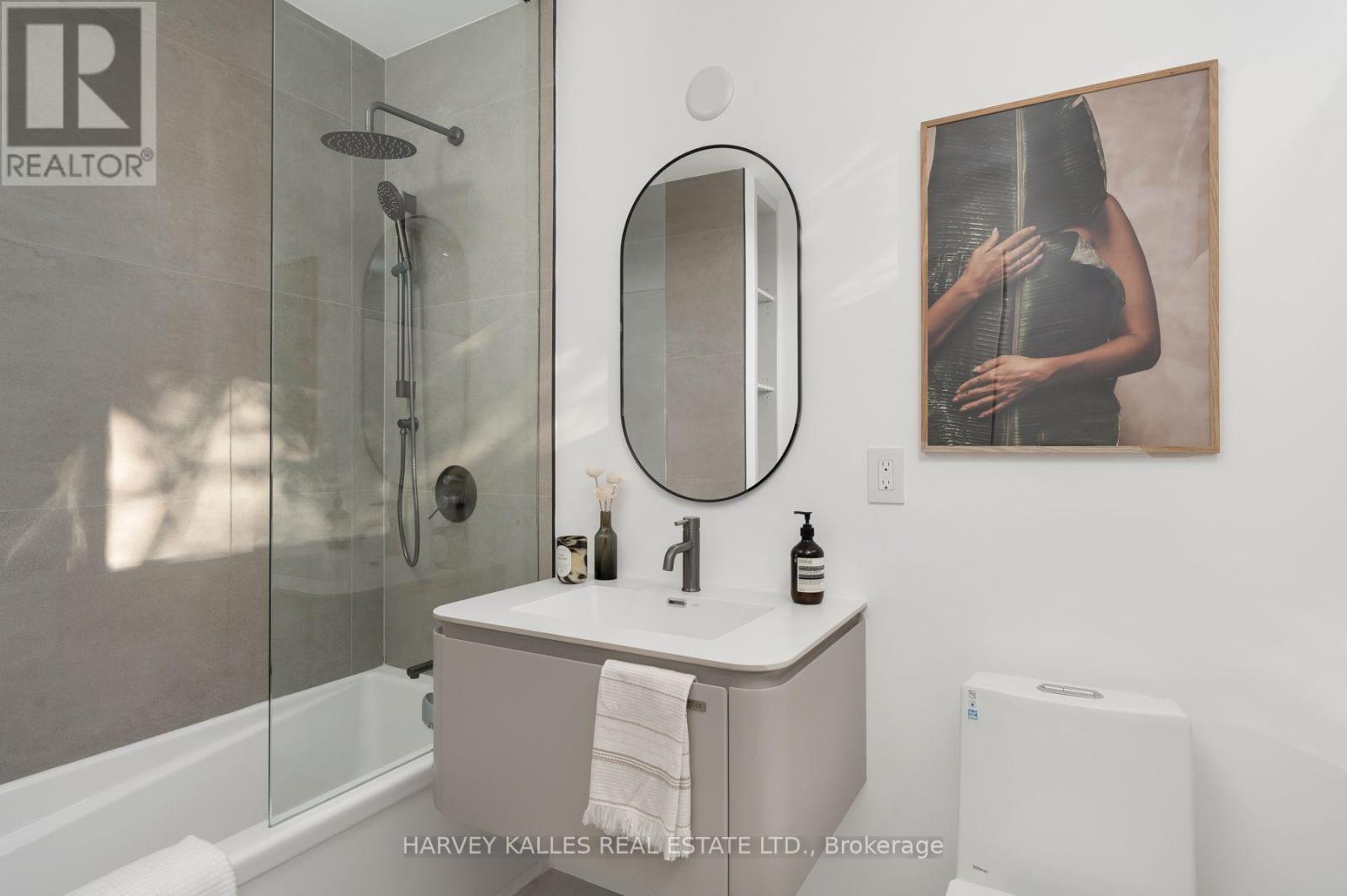 534 Duplex Avenue, Toronto, Ontario  M4R 1E6 - Photo 11 - C13647600