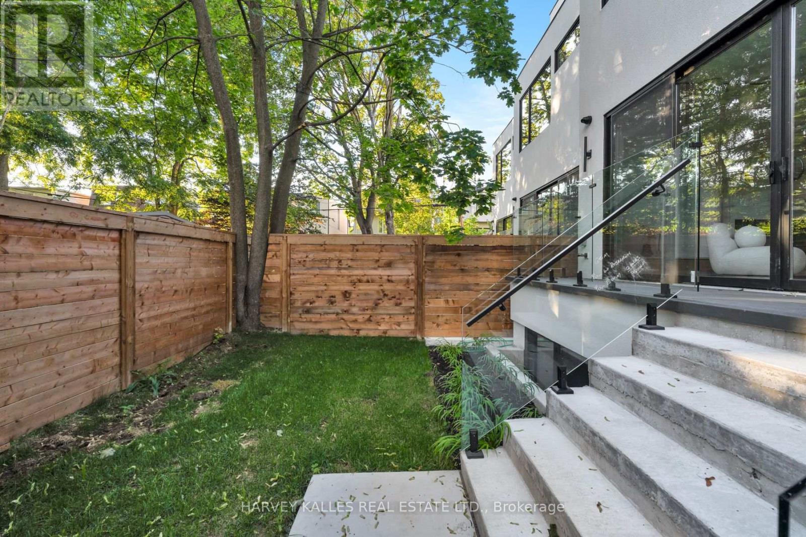 534 Duplex Avenue, Toronto, Ontario  M4R 1E6 - Photo 16 - C13647600