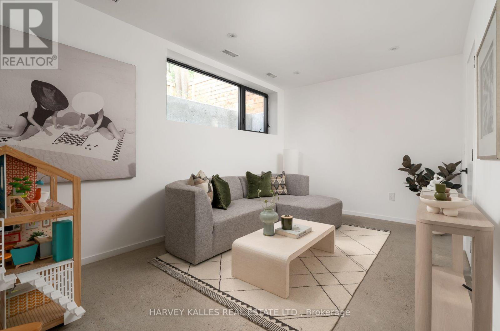 534 Duplex Avenue, Toronto, Ontario  M4R 1E6 - Photo 3 - C13647600