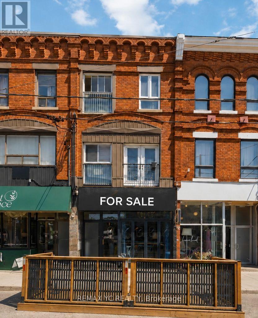217 OSSINGTON AVENUE, Toronto, Ontario