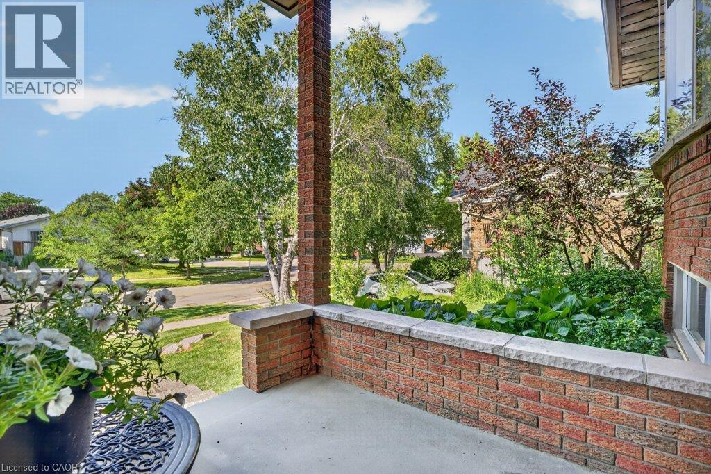11 Graywood Court, Kitchener, Ontario  N2E 1W2 - Photo 4 - 40852263