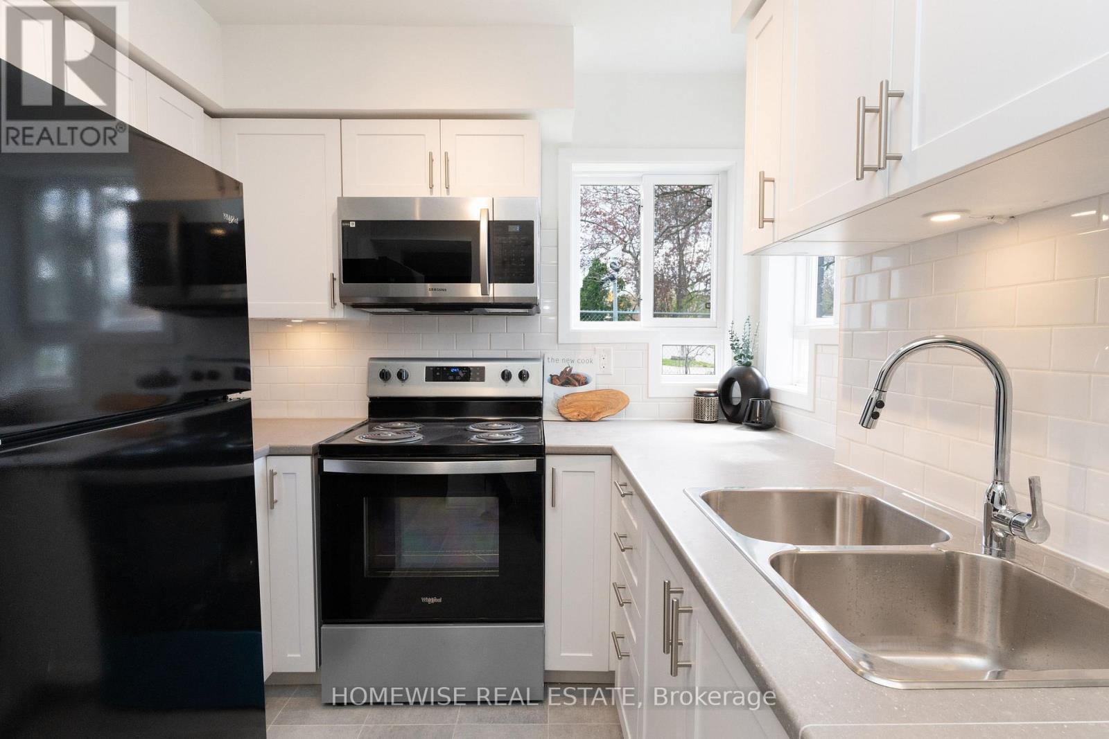 B17 - 240 Ormond Drive, Oshawa, Ontario  L1G 6T5 - Photo 3 - E13647482