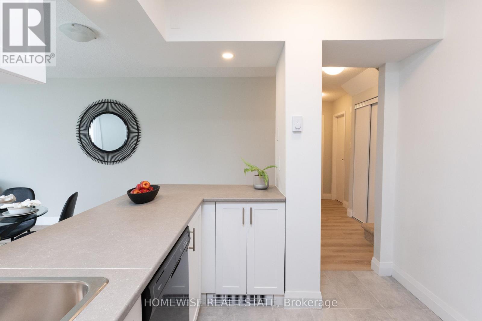 B17 - 240 Ormond Drive, Oshawa, Ontario  L1G 6T5 - Photo 7 - E13647482