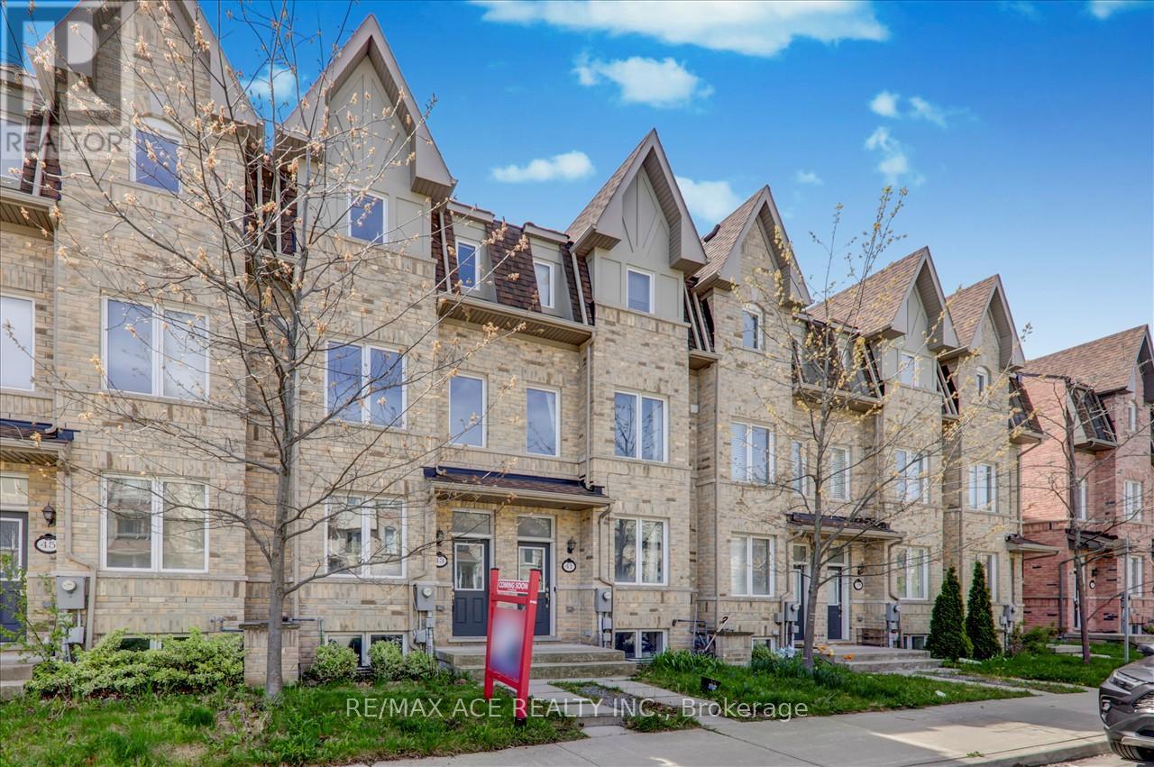 43 Kawneer Terrace, Toronto, Ontario  M1P 0C2 - Photo 3 - E13647566