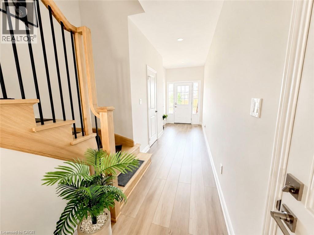 4 Harmony Way, Thorold, Ontario  L2V 0B8 - Photo 2 - 40853765