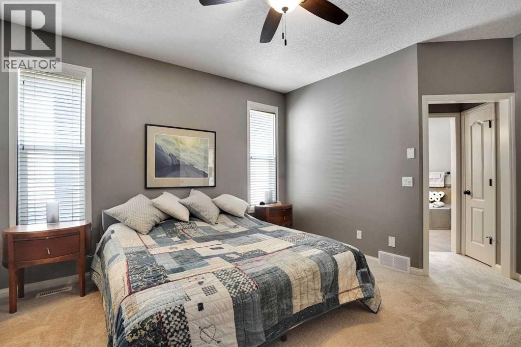92 Sunset Circle, Cochrane, Alberta  T4C 0C4 - Photo 17 - A2332906