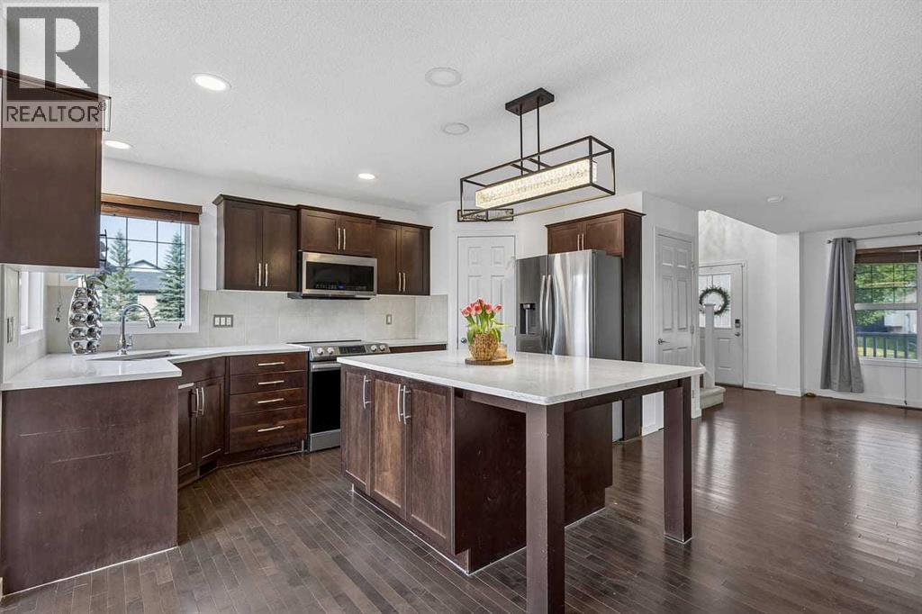 813 Prestwick Circle SE, Calgary, Alberta  T2Z 4Y8 - Photo 7 - A2333186