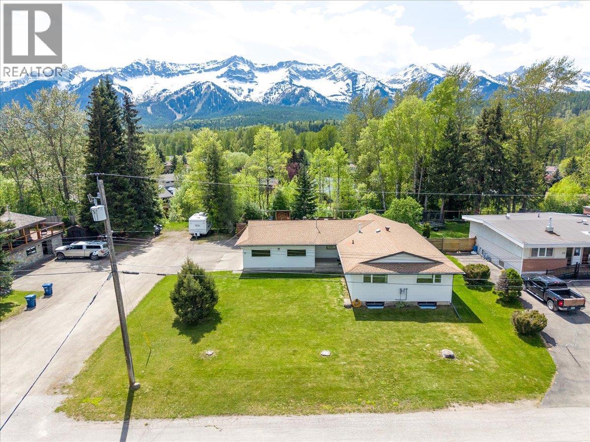 39 Elkview Drive, Fernie, British Columbia  V0B 1M3 - Photo 2 - 10397109