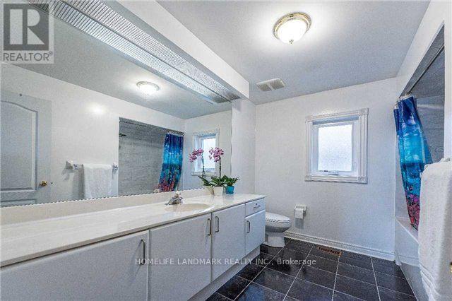 82 Canyon Hill Avenue, Richmond Hill, Ontario  L4C 0E1 - Photo 6 - N13647502