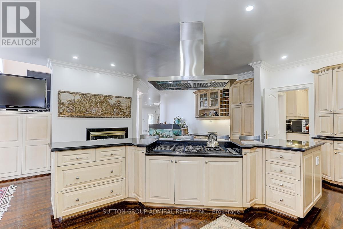 206 Arnold Avenue, Vaughan, Ontario  L4J 1B9 - Photo 13 - N13647542