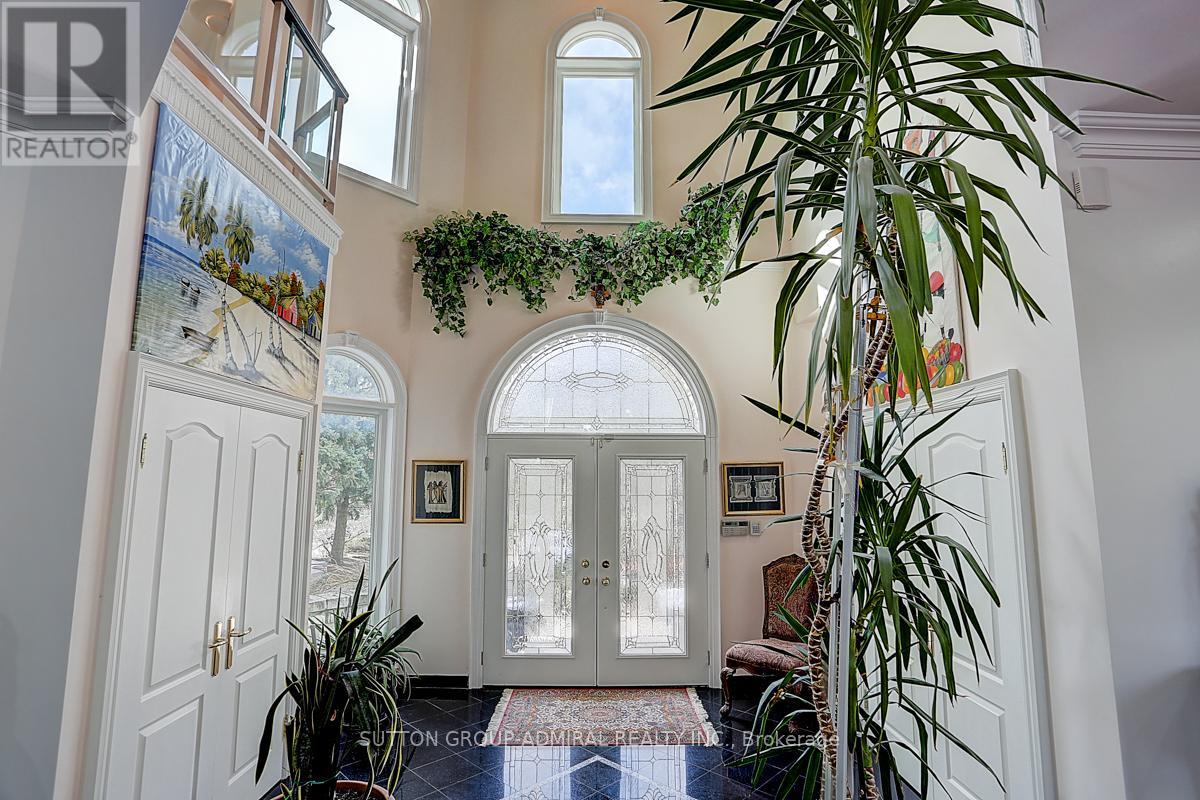 206 Arnold Avenue, Vaughan, Ontario  L4J 1B9 - Photo 3 - N13647542
