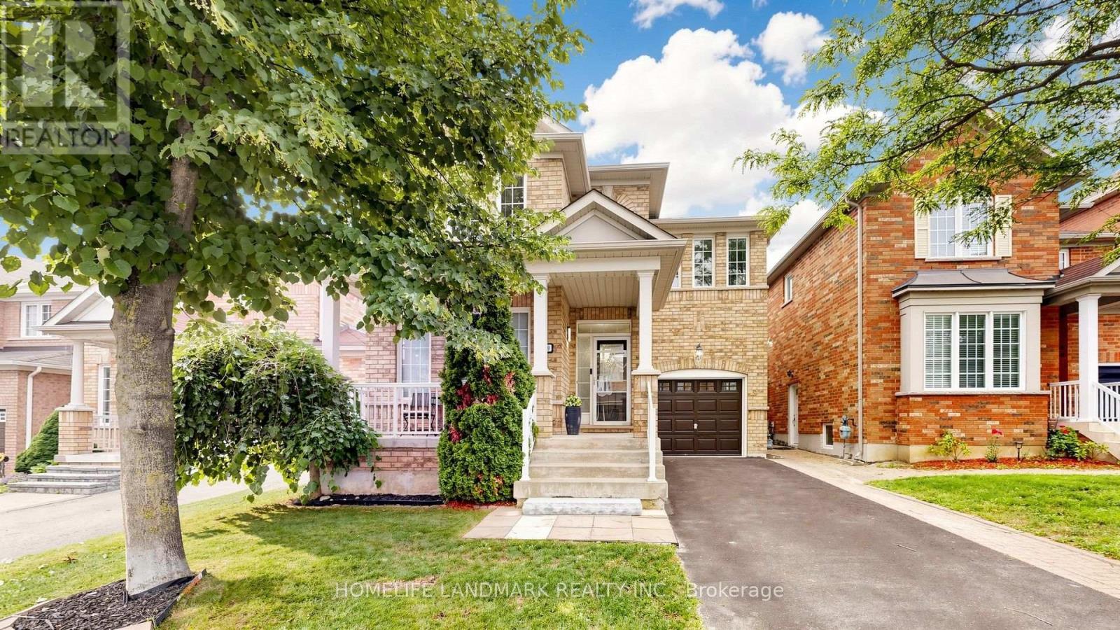 129 BEARE TRAIL, Newmarket, Ontario