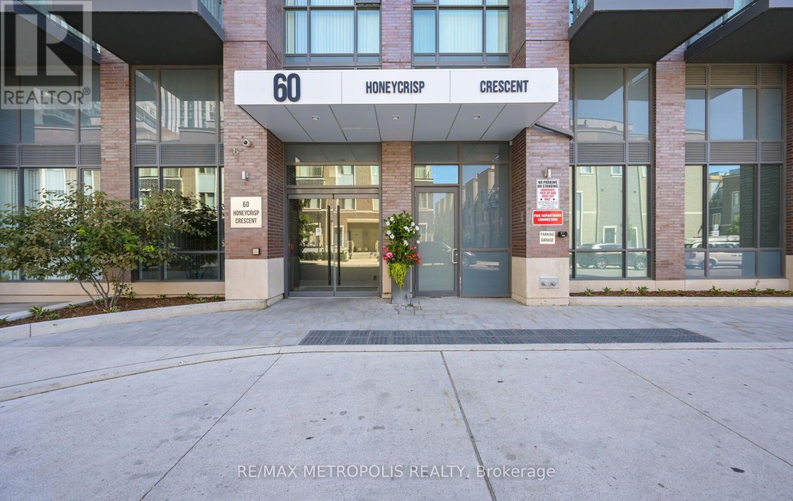 1601 - 60 Honeycrisp Crescent, Vaughan, Ontario  L4K 0N5 - Photo 9 - N13647572