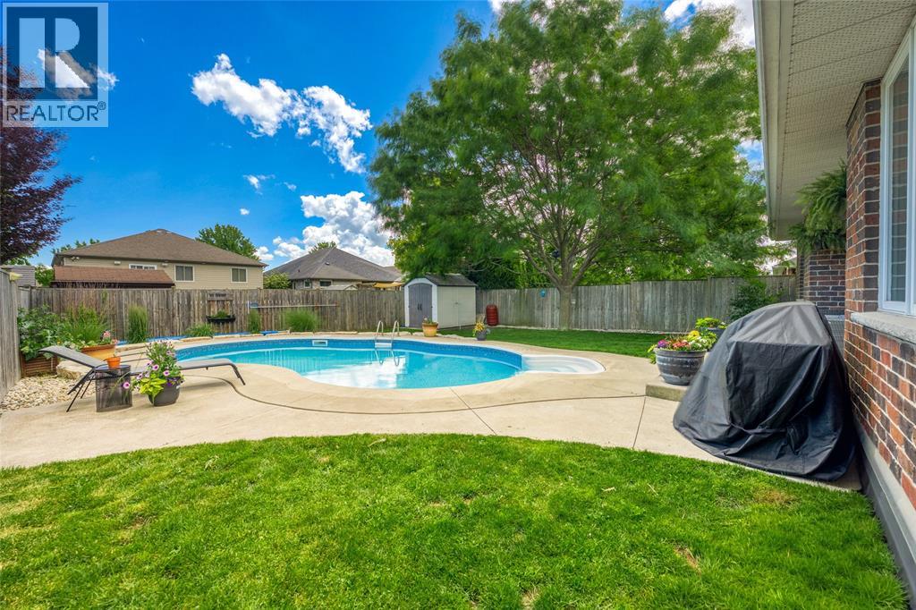 520 FOXWOOD COURT Sarnia Ontario Canada N7S0A6 5