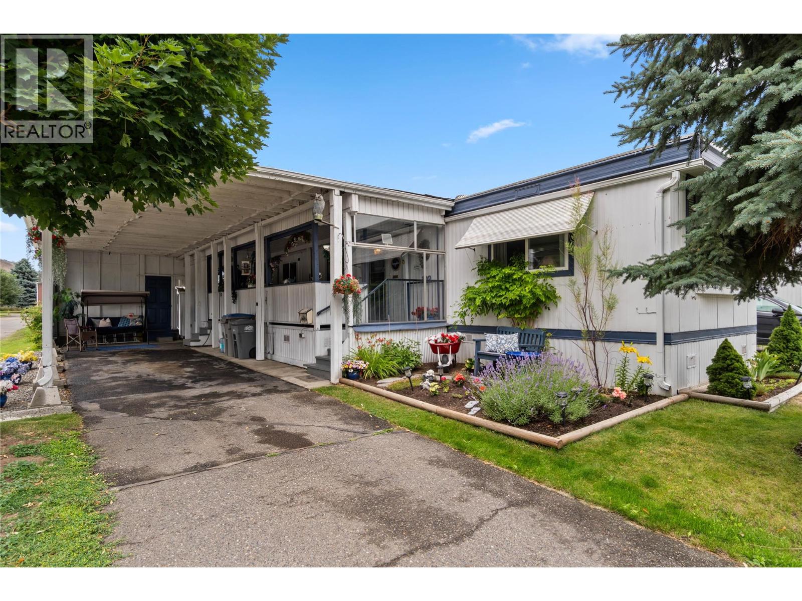 2400 OAKDALE Way Unit# 220, Kamloops, British Columbia