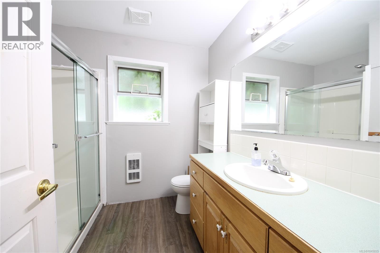 406 Ferris Rd, Zeballos, British Columbia  V0P 2A0 - Photo 8 - 1045025
