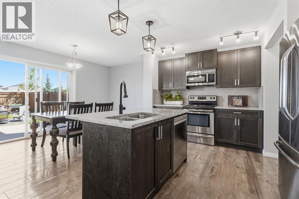 73 Mount Rae Heights, Okotoks, Alberta  T1S 0N7 - Photo 4 - A2320052