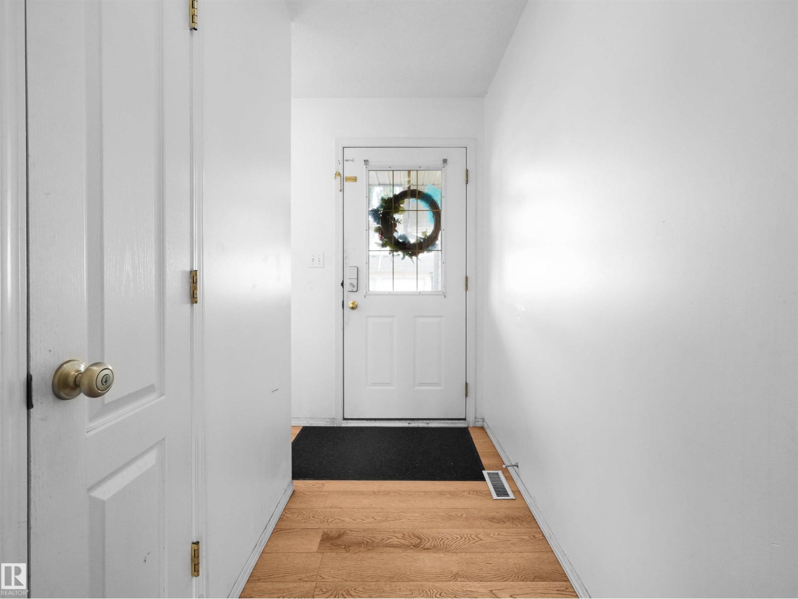 #9 16933 115 St Nw, Edmonton, Alberta  T5X 6E3 - Photo 2 - E4502495