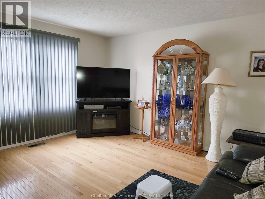 15 Monarch Drive, Chatham, Ontario  N7L 5G6 - Photo 3 - 26015824