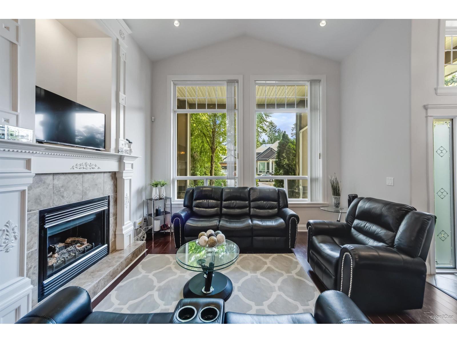 7506 143c Street, Surrey, British Columbia  V3W 1S2 - Photo 3 - R3153154