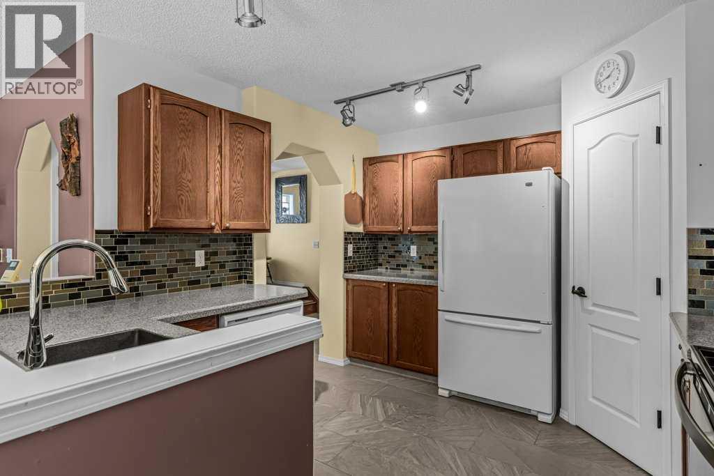 545 Grotto Road, Canmore, Alberta  T1W 1J1 - Photo 6 - A2328882