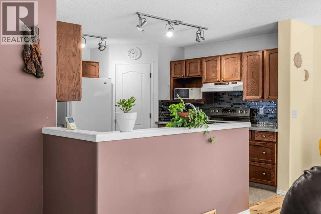 545 Grotto Road, Canmore, Alberta  T1W 1J1 - Photo 12 - A2328882