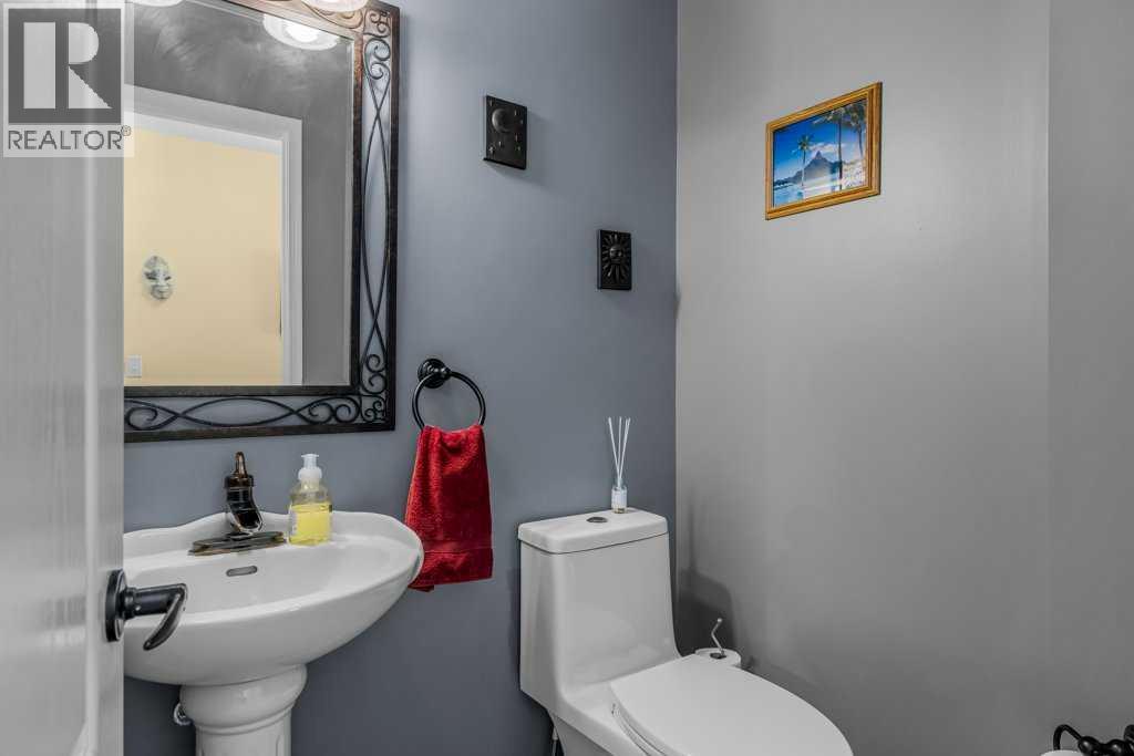 545 Grotto Road, Canmore, Alberta  T1W 1J1 - Photo 17 - A2328882