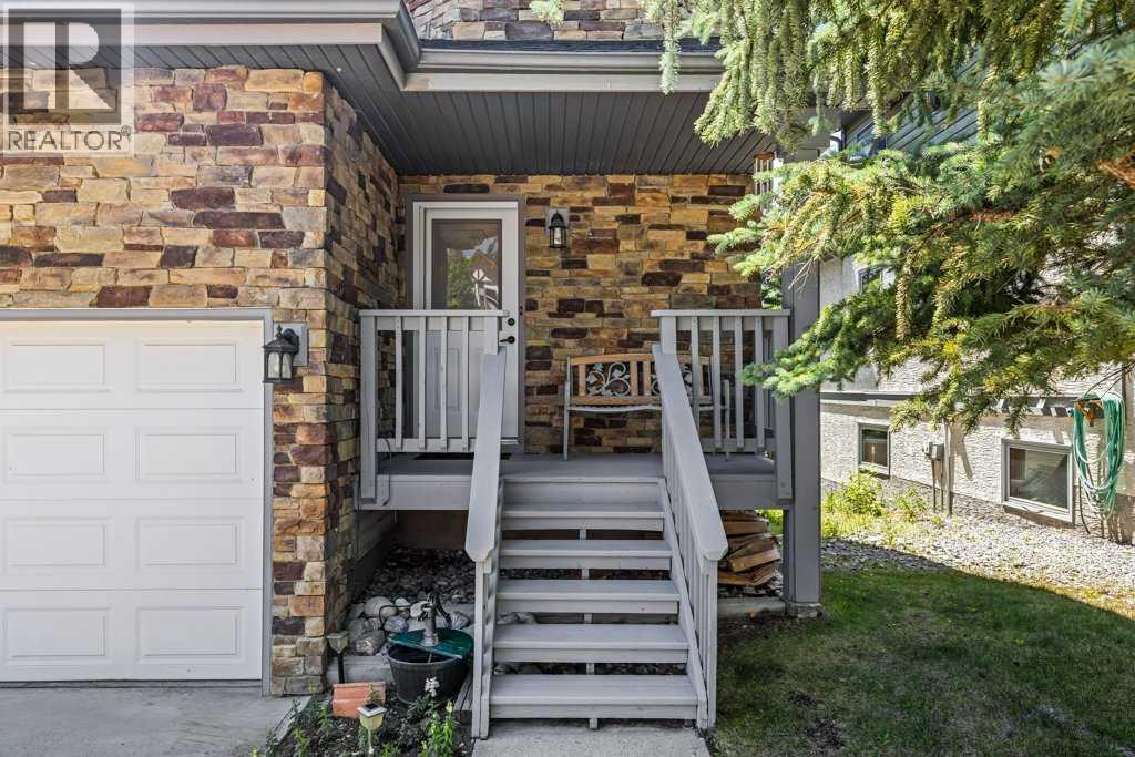 545 Grotto Road, Canmore, Alberta  T1W 1J1 - Photo 2 - A2328882