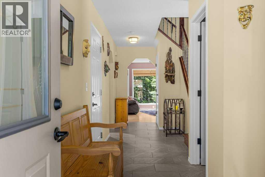 545 Grotto Road, Canmore, Alberta  T1W 1J1 - Photo 3 - A2328882