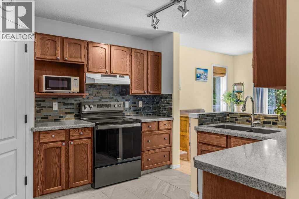 545 Grotto Road, Canmore, Alberta  T1W 1J1 - Photo 4 - A2328882