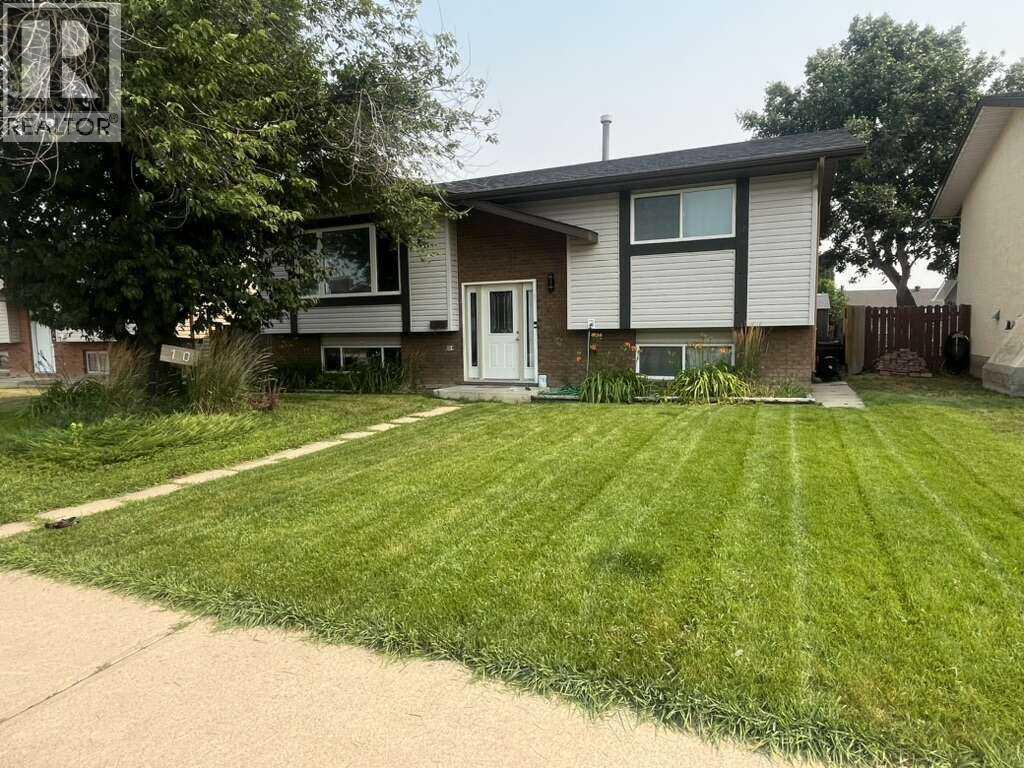 10 Chow Avenue SE, Medicine Hat, Alberta