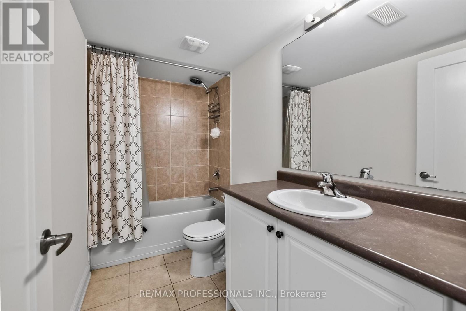 122 Thomas Fisher Drive, Toronto, Ontario  M8Z 0E4 - Photo 28 - W13577562