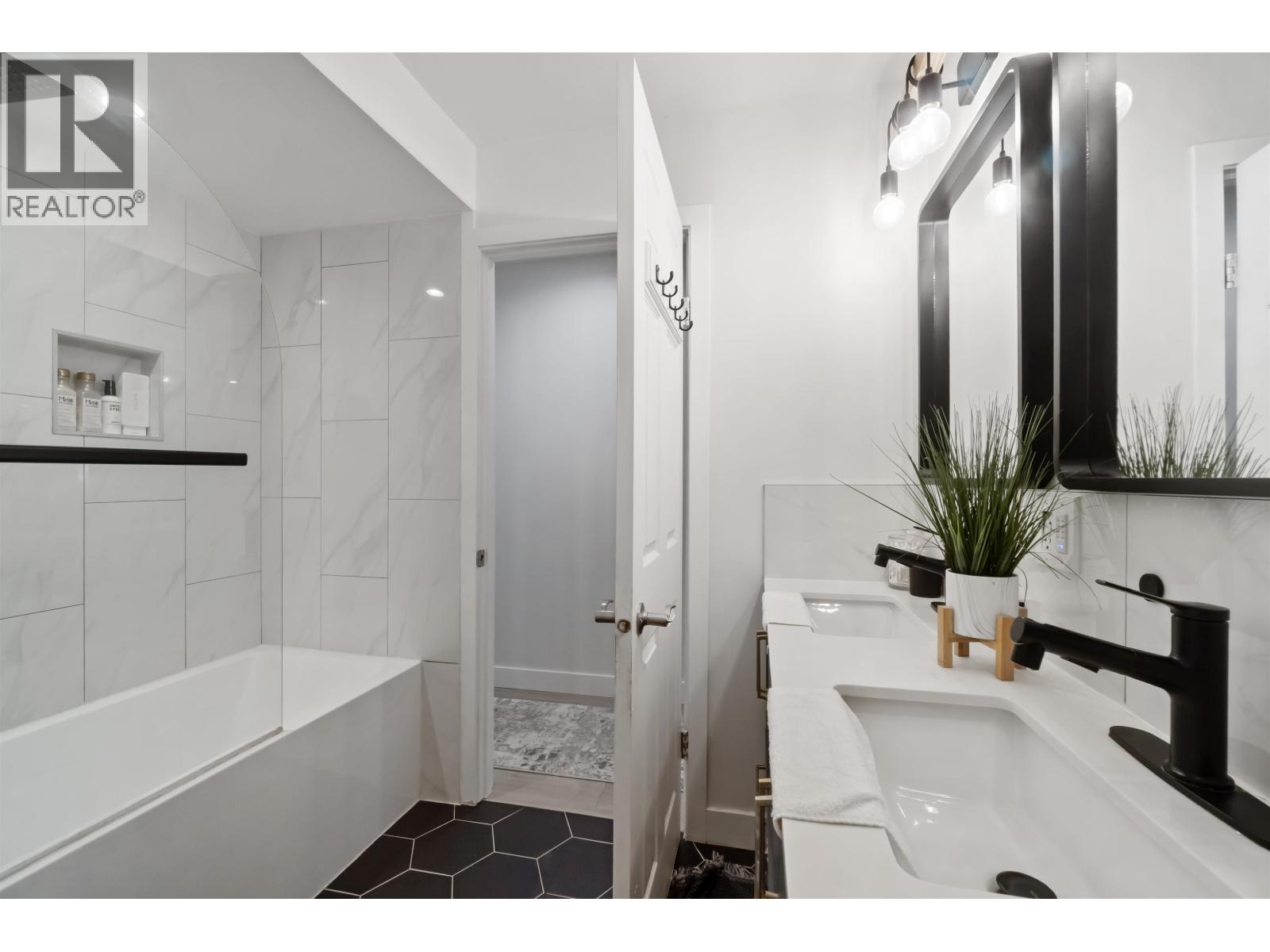 309 Gloucester Court, Coquitlam, British Columbia  V3K 5S6 - Photo 30 - R3153513
