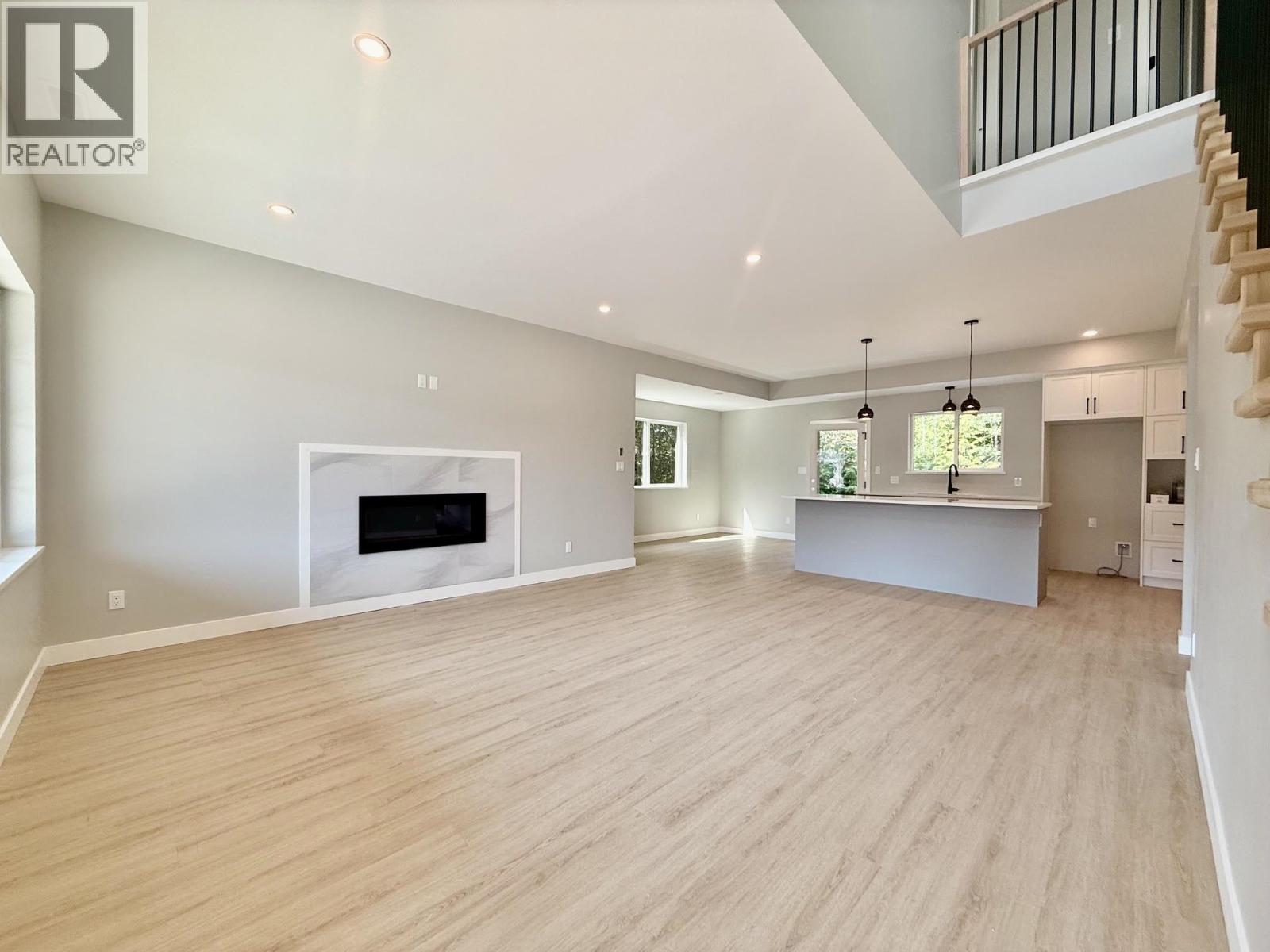 503 Jordan Way, Gibsons, British Columbia  V0N 1V5 - Photo 4 - R3153515