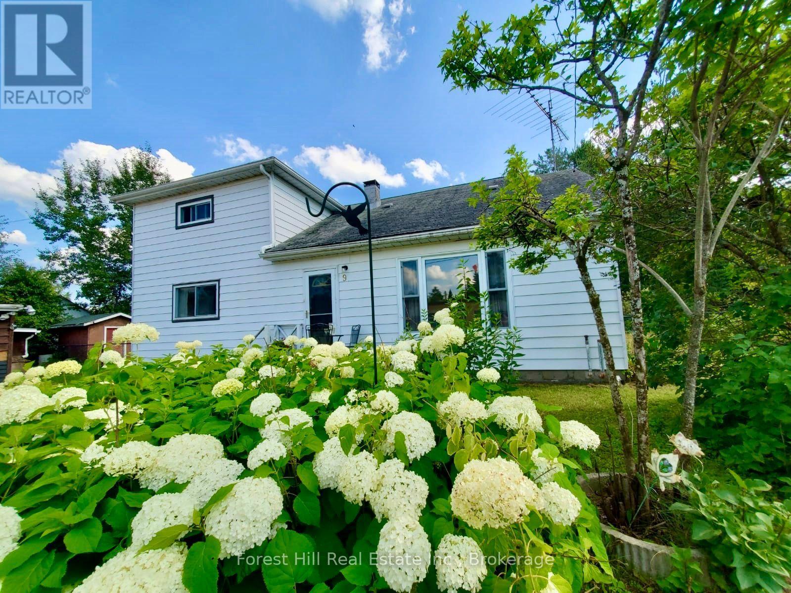 9 SPRUCE GLEN ROAD, Huntsville, Ontario
