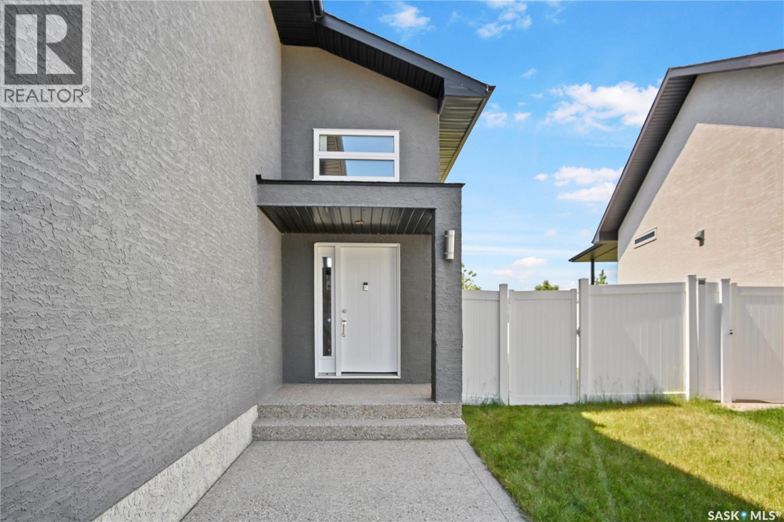 3821 Goldfinch Way, Regina, Saskatchewan  S4V 1S4 - Photo 5 - SK044826