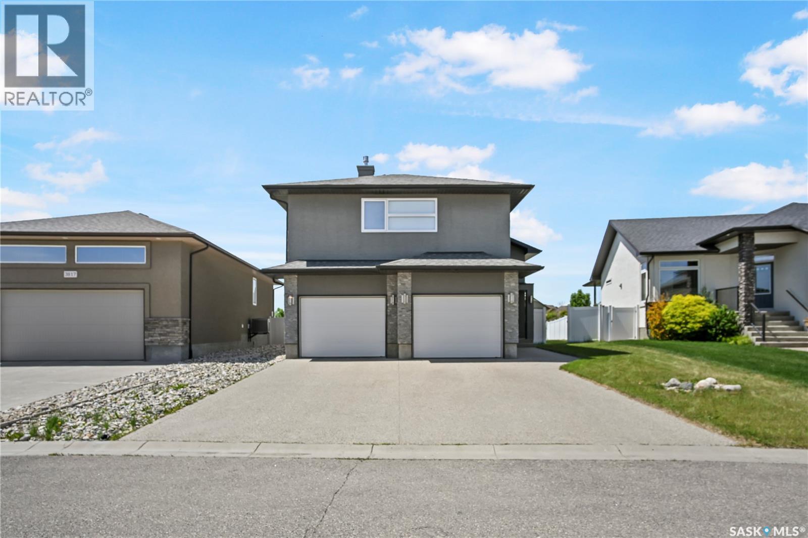 3821 Goldfinch Way, Regina, Saskatchewan  S4V 1S4 - Photo 1 - SK044826