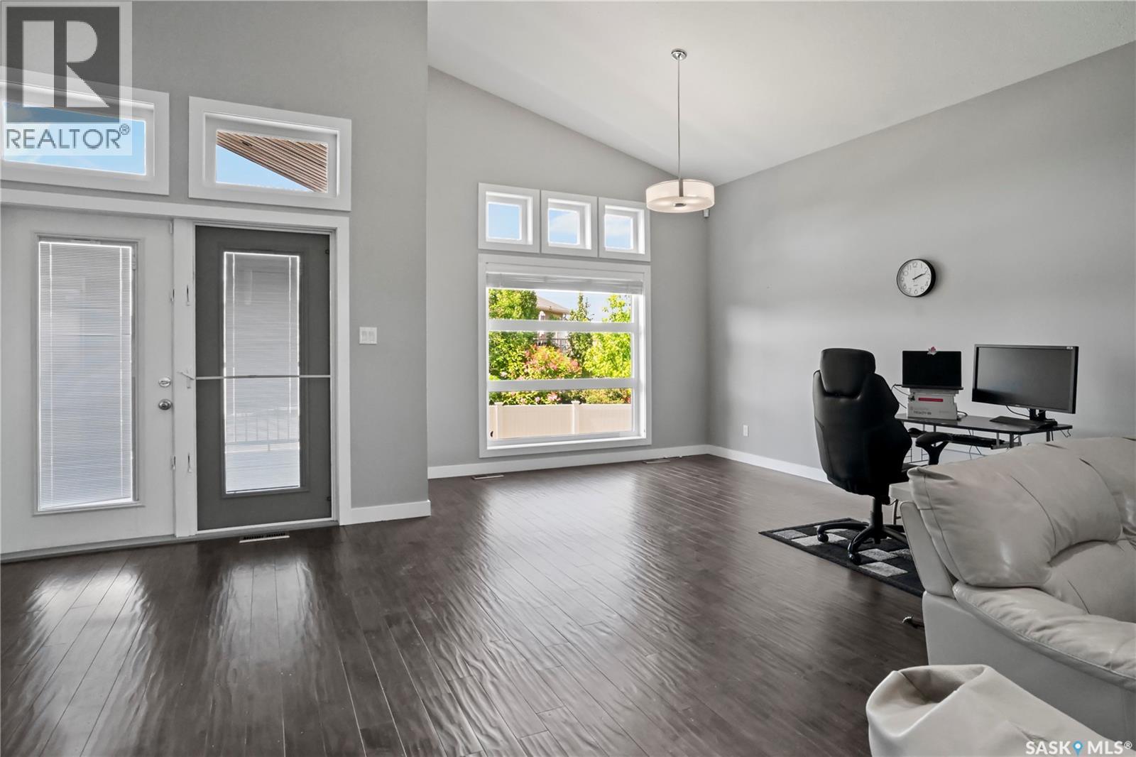 3821 Goldfinch Way, Regina, Saskatchewan  S4V 1S4 - Photo 10 - SK044826