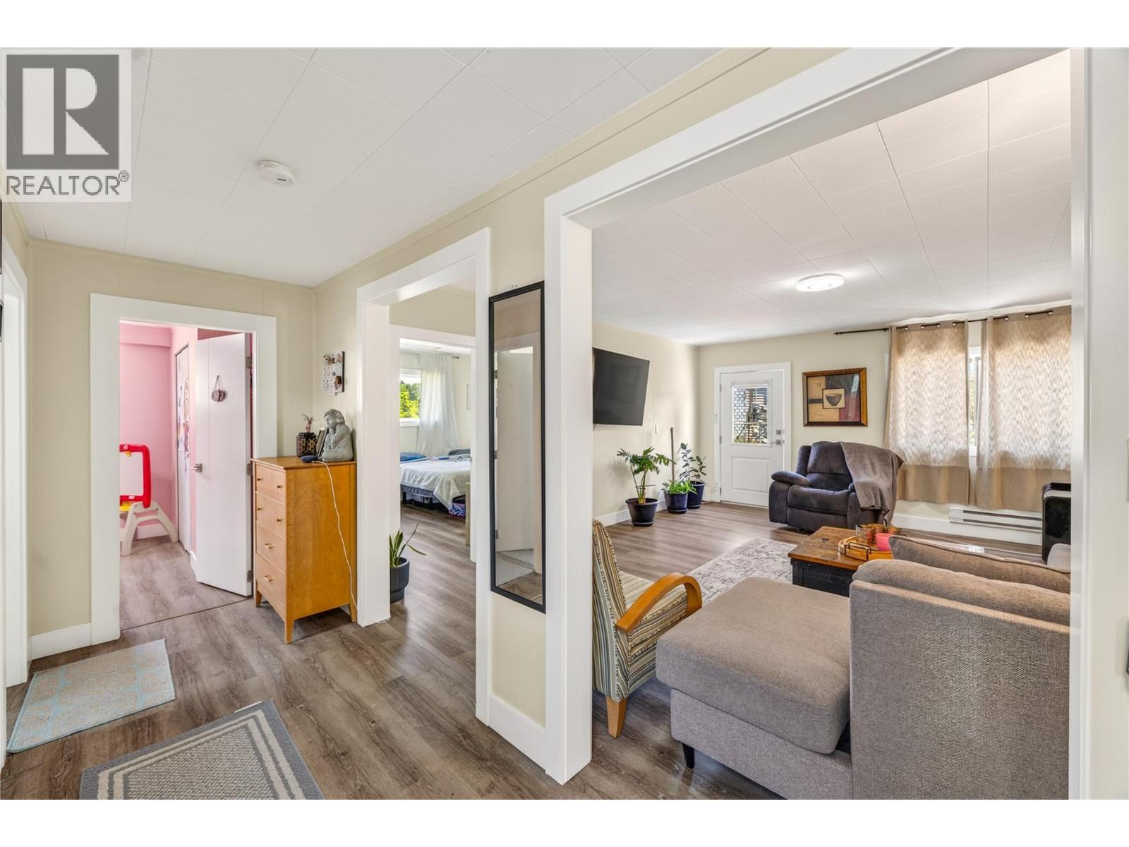 6488 Wolfcub Place Place, Oliver, British Columbia  V0H 1T3 - Photo 6 - 10396917