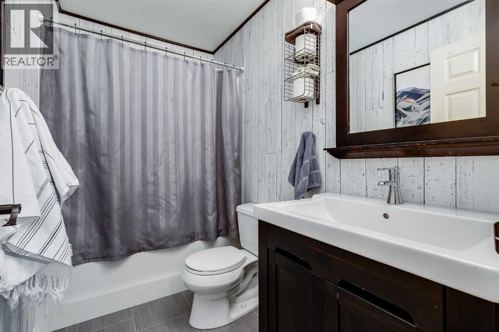 1437 Kings Heights Boulevard SE, Airdrie, Alberta  T4A 0A1 - Photo 33 - A2331844
