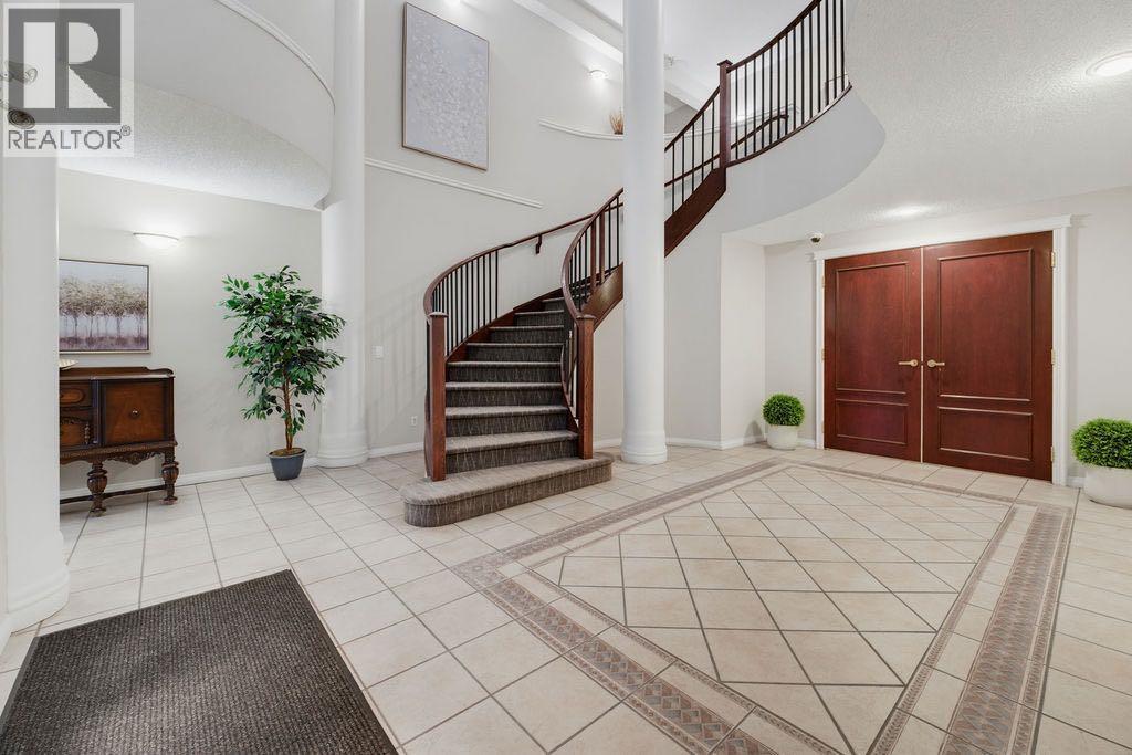 205, 4835 Dalhousie Drive NW, Calgary, Alberta  T3A 5R7 - Photo 2 - A2332046