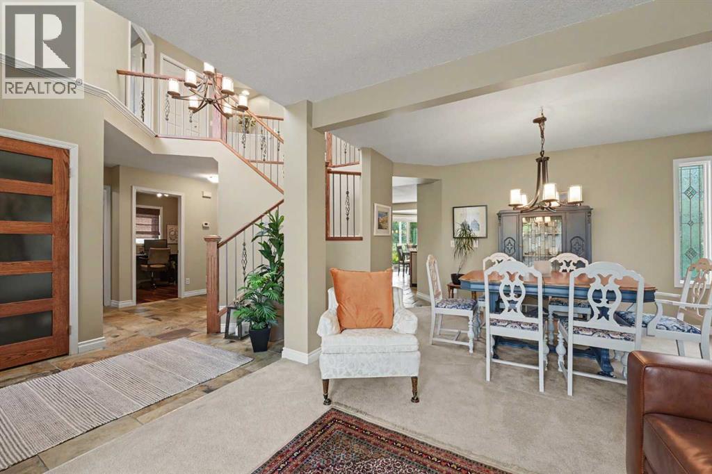 174 Woodpark Circle SW, Calgary, Alberta  T2W 6G1 - Photo 6 - A2334409