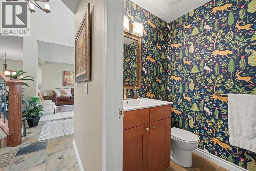 174 Woodpark Circle SW, Calgary, Alberta  T2W 6G1 - Photo 12 - A2334409