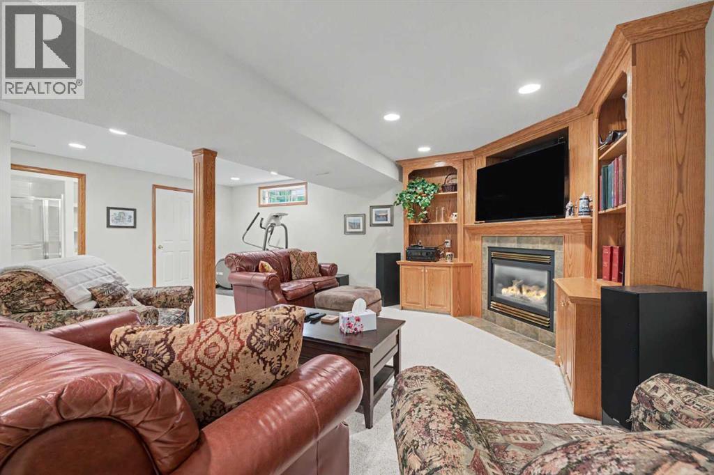174 Woodpark Circle SW, Calgary, Alberta  T2W 6G1 - Photo 20 - A2334409