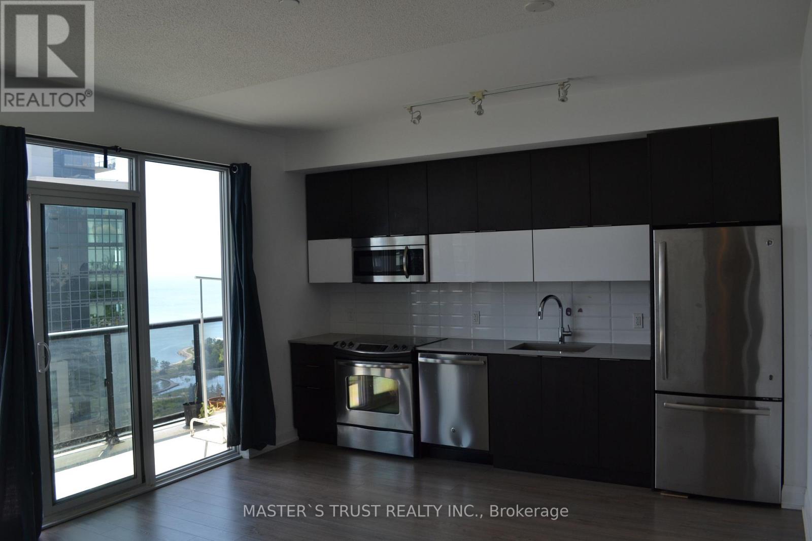 2902 - 56 Annie Craig Drive, Toronto, Ontario  M8V 0C8 - Photo 2 - W13647690