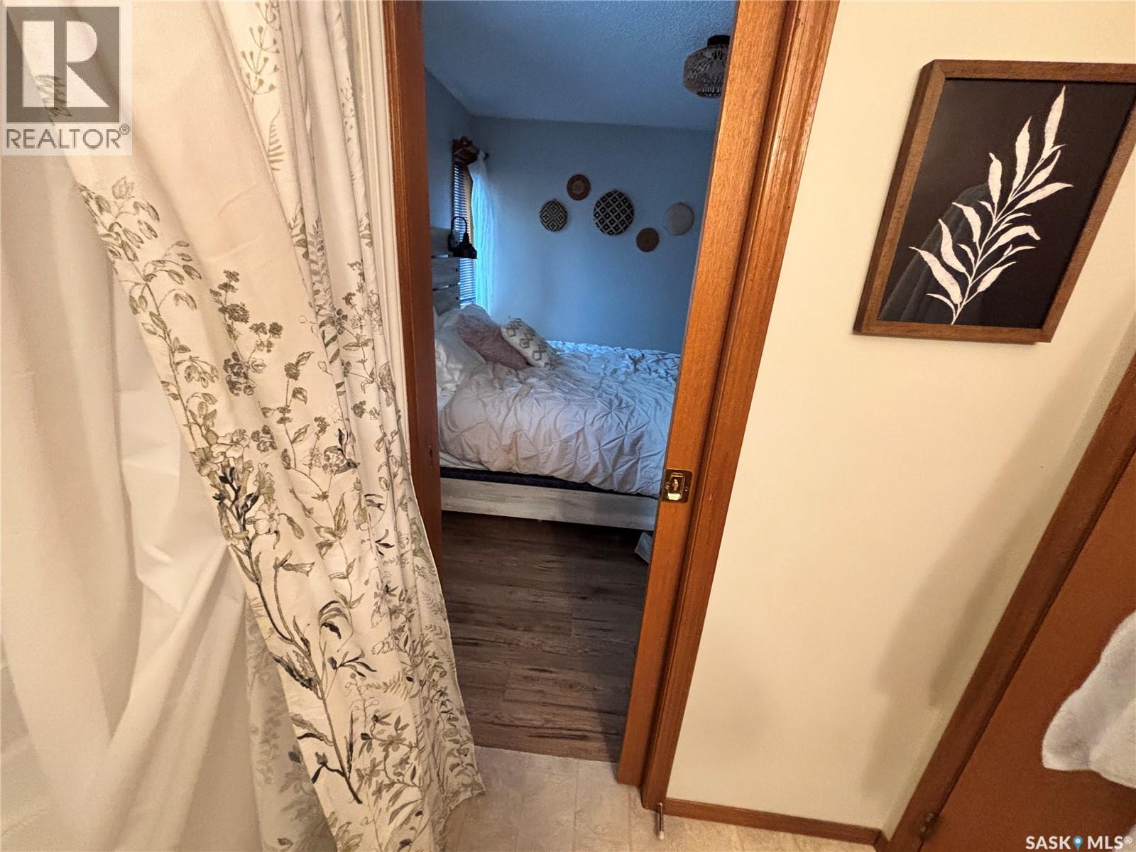 207 Nemeiben Road, Saskatoon, Saskatchewan  S7J 4S8 - Photo 8 - SK044696