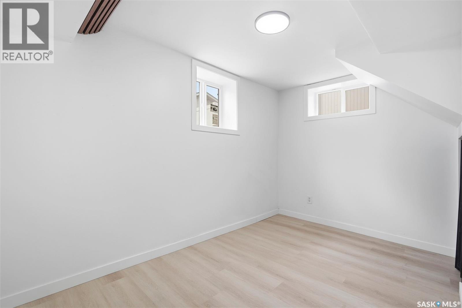 1310 B Avenue N, Saskatoon, Saskatchewan  S7L 1G5 - Photo 24 - SK044692