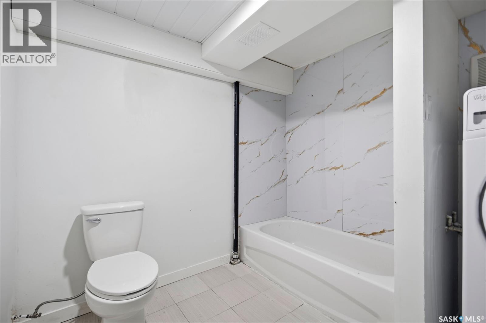 1310 B Avenue N, Saskatoon, Saskatchewan  S7L 1G5 - Photo 26 - SK044692