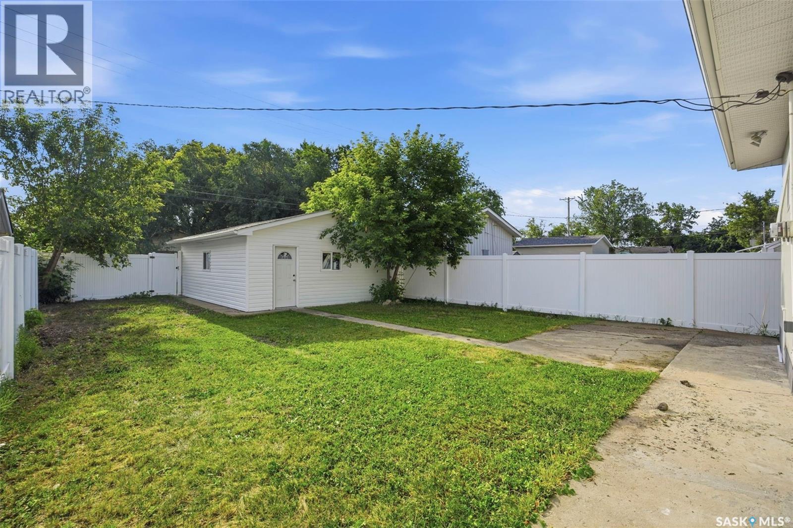 1310 B Avenue N, Saskatoon, Saskatchewan  S7L 1G5 - Photo 30 - SK044692